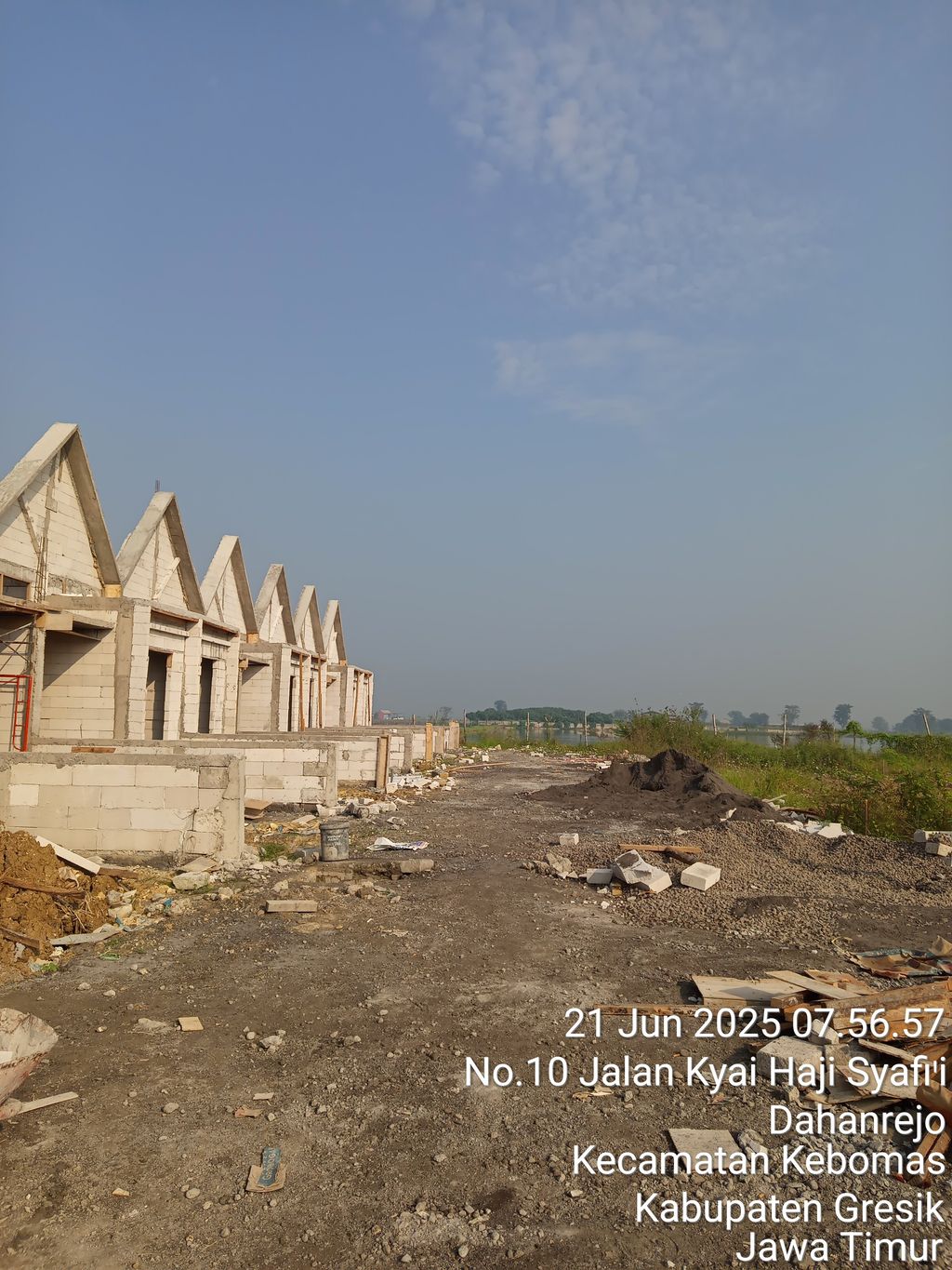 foto posisi tengah perumahan Golden East North Boulevard Tahap II