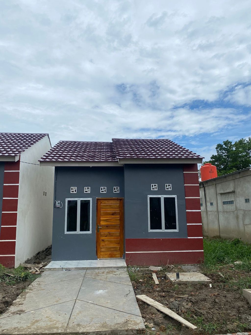 foto tampak rumah tipe 36 perumahan ROMPOK ALAM FORMULA 3