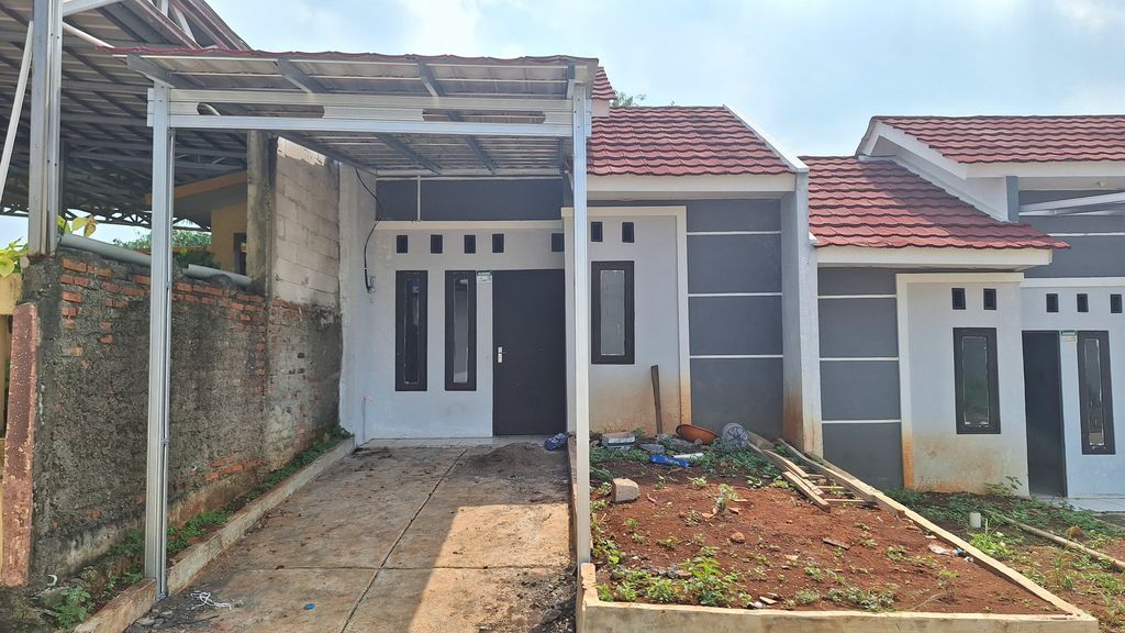 foto tampak rumah tipe 30/60 perumahan ARWANA RESIDENCE