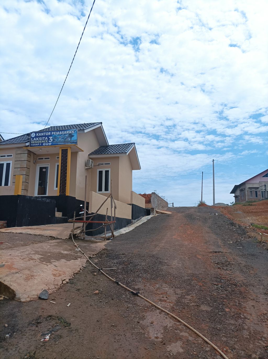 foto gerbang perumahan LAKSITA RESIDENCE 3 TAHAP 2