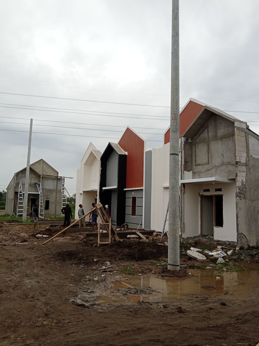 foto posisi tengah perumahan PERUMAHAN SUBSIDI FAKULTAS TEKNIK CLUSTER PENTAGON C