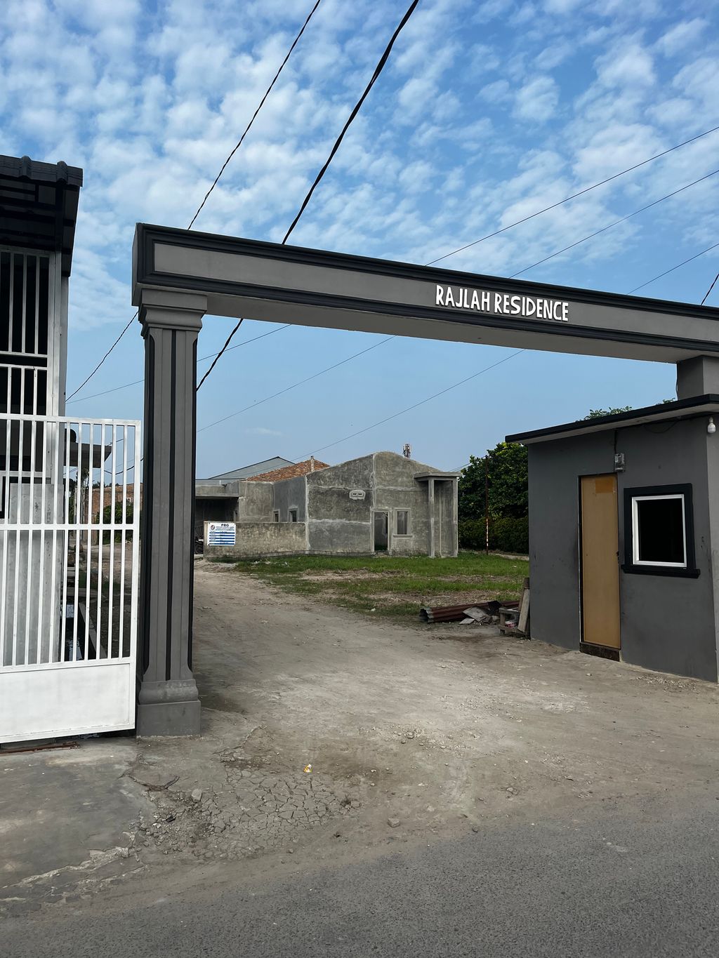 foto gerbang perumahan RAJLAH RESIDENCE