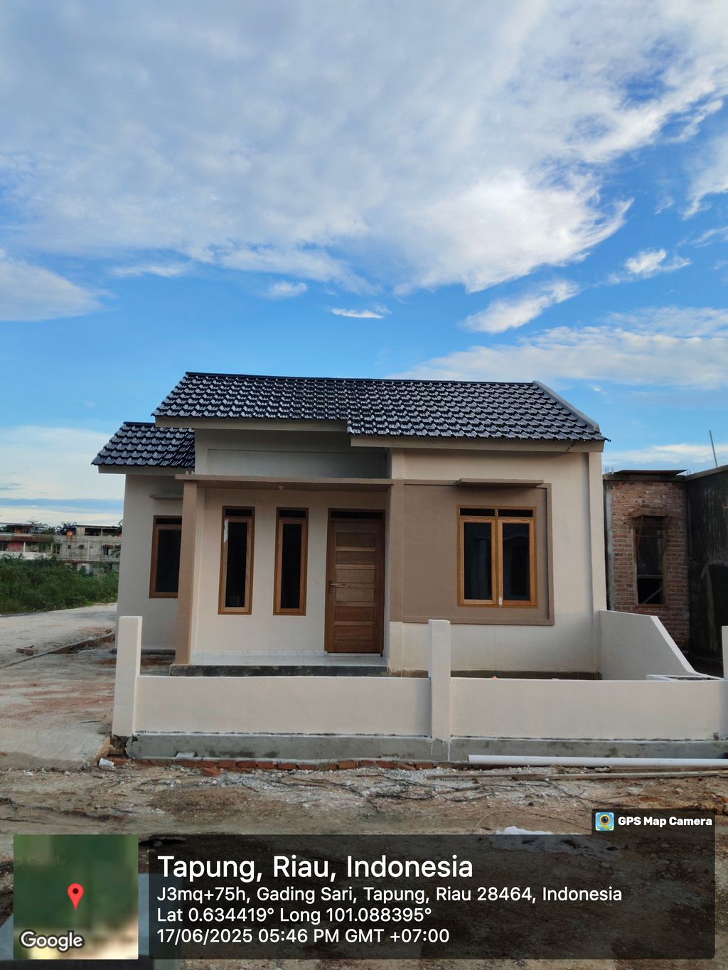 foto tampak rumah tipe 36/108 perumahan SUMBER KREASI INDAH RESIDENCE 2