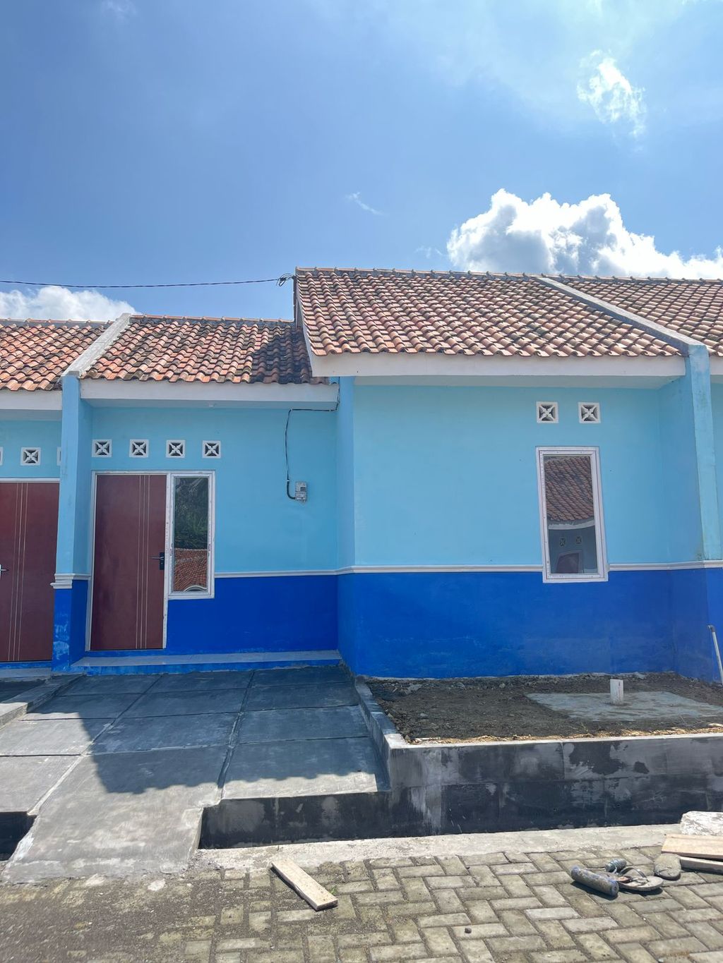 foto tampak rumah tipe 30/60 E NO 64 perumahan GRAND MAHKOTA SULTAN 4