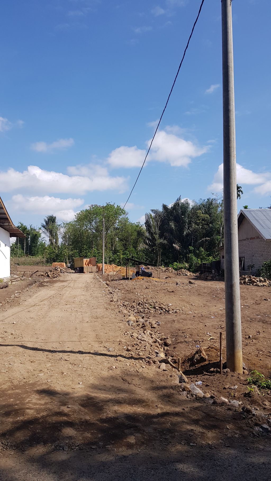 foto gerbang perumahan PERUMAHAN GRIYA UTAMA INSANI