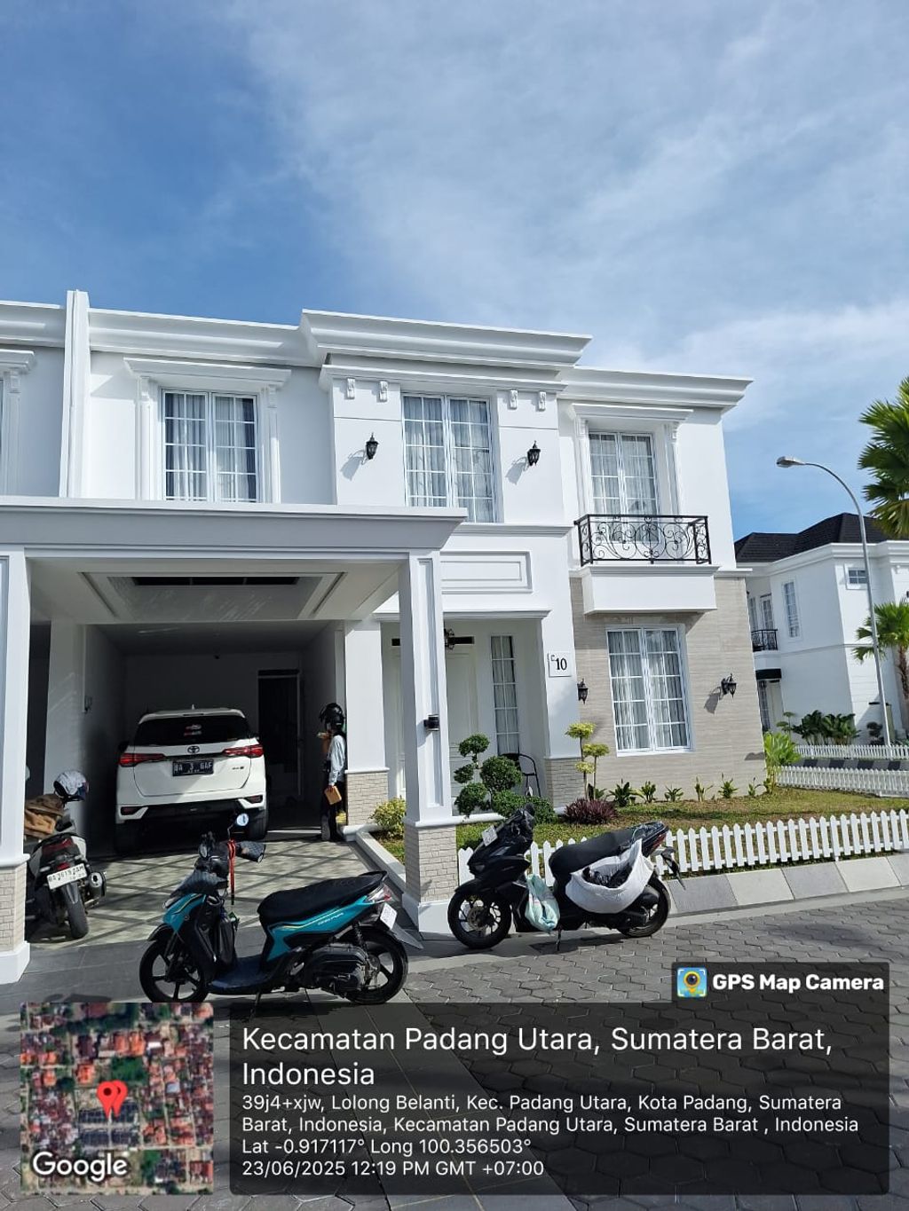 foto tampak rumah tipe 276/191 perumahan Mega Asri