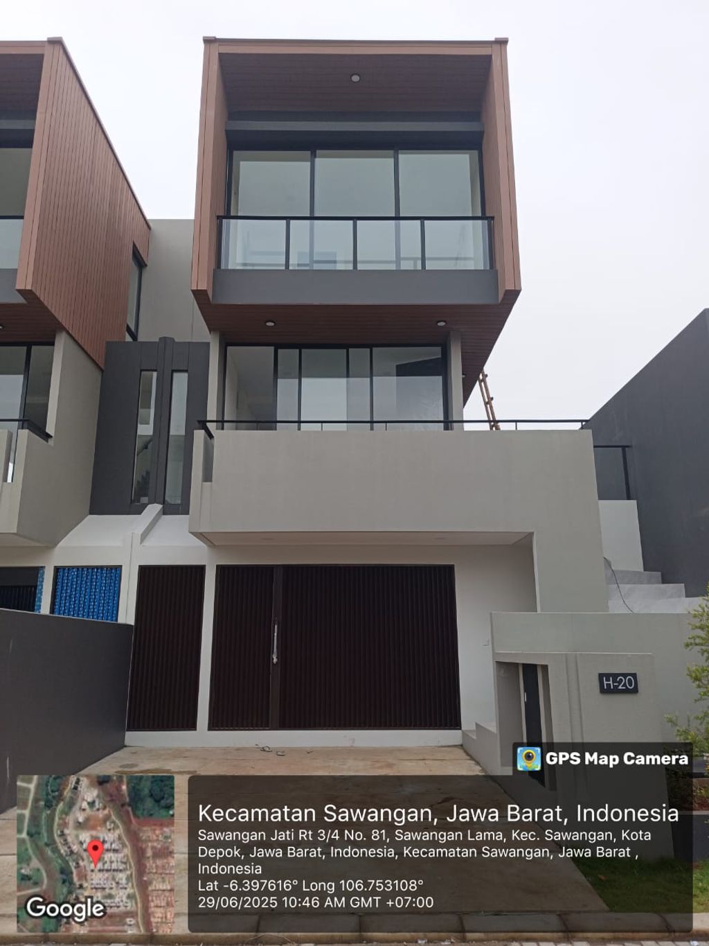 foto tampak rumah tipe Lake Vista H-020 - Tudor perumahan Shila At Sawangan