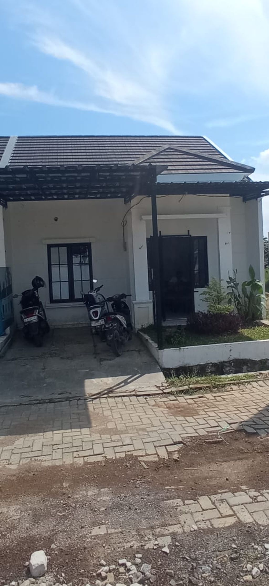 foto tampak rumah tipe Cluster Sultan perumahan RUMAH SULTAN BRINGIN