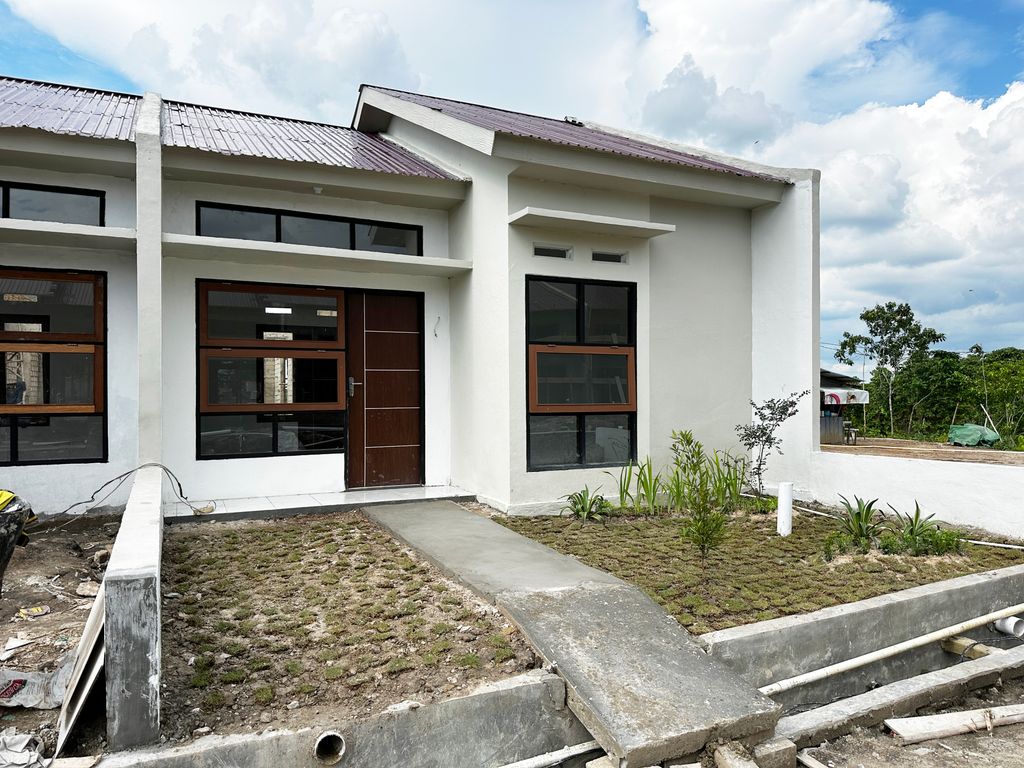 foto tampak rumah tipe 36 perumahan GRHA MANDIRI 8