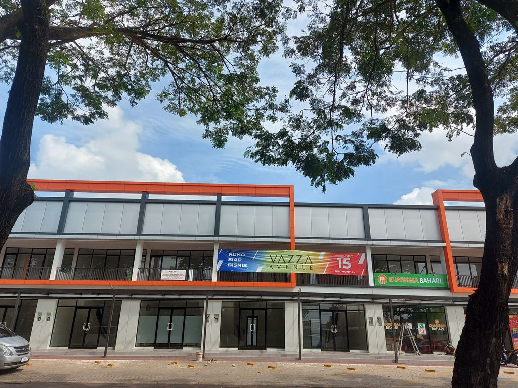 foto gerbang perumahan RUKO VAZZA AVENUE 1 EXT