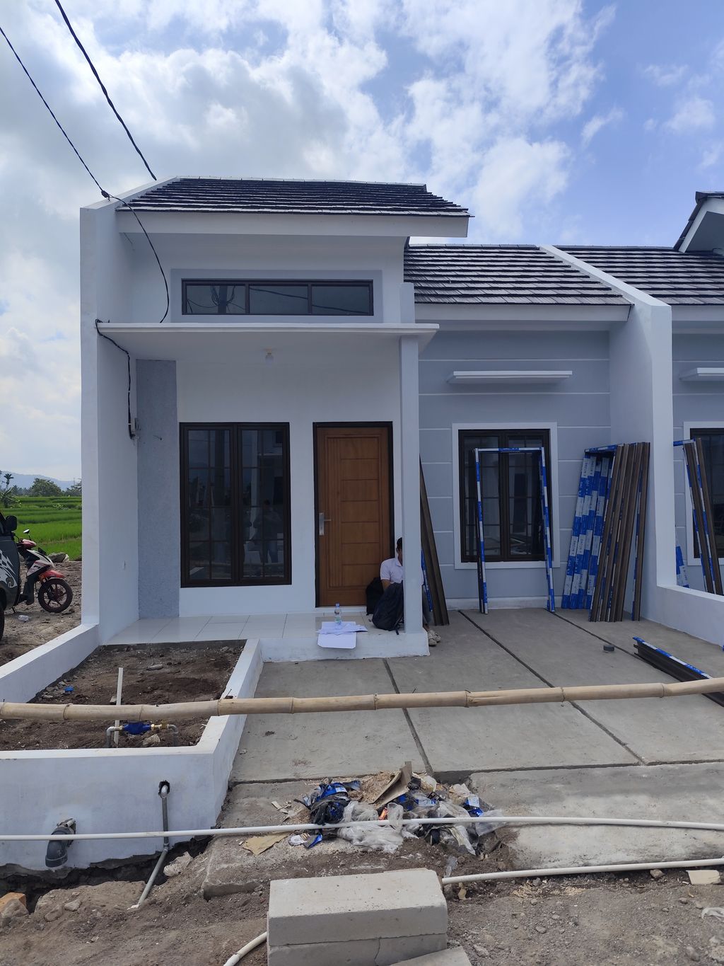 foto contoh rumah perumahan QUEEN RESIDENCE