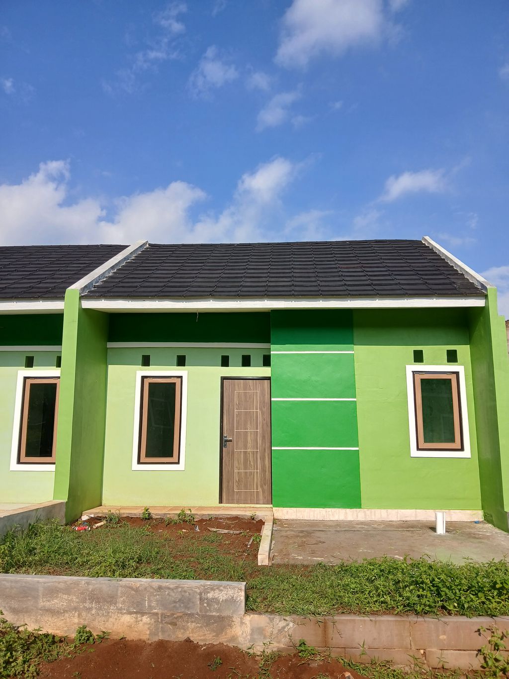 foto tampak rumah tipe E3 perumahan Griya Ayu Residence Geneng