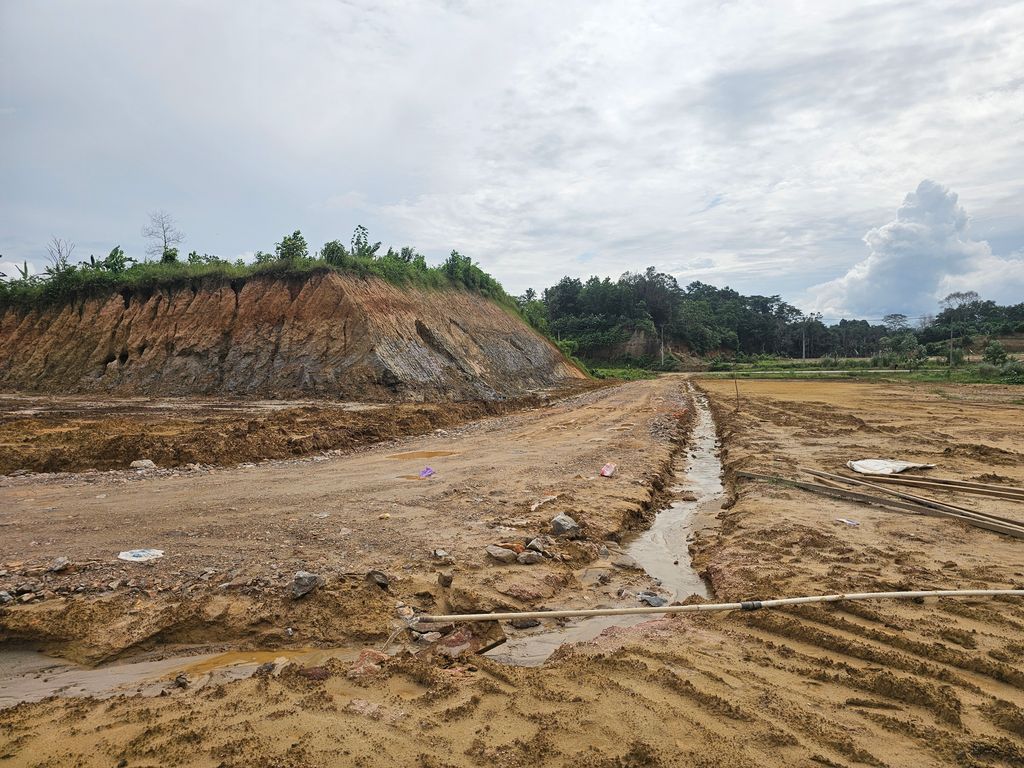 foto gerbang perumahan BARUGA HARMONI 5