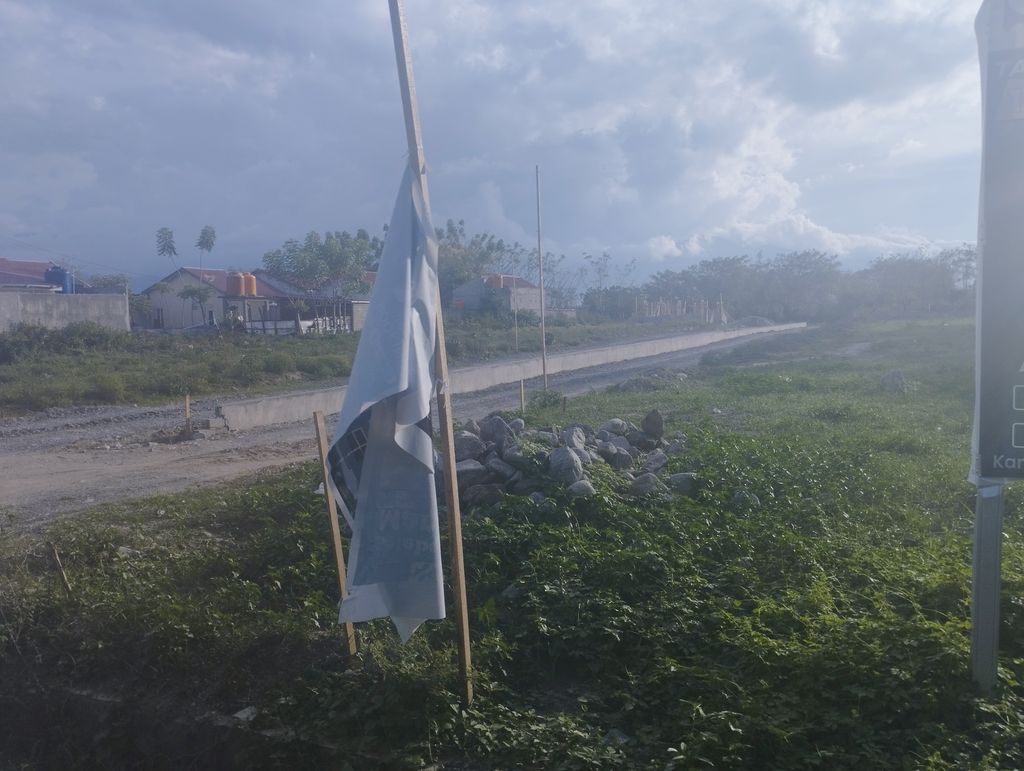 foto gerbang perumahan SELEBES LAND MAMBORO