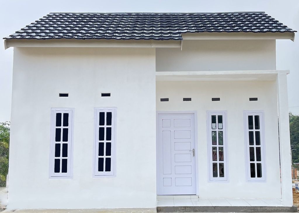 foto tampak rumah tipe 36 perumahan PURI HALIM 4