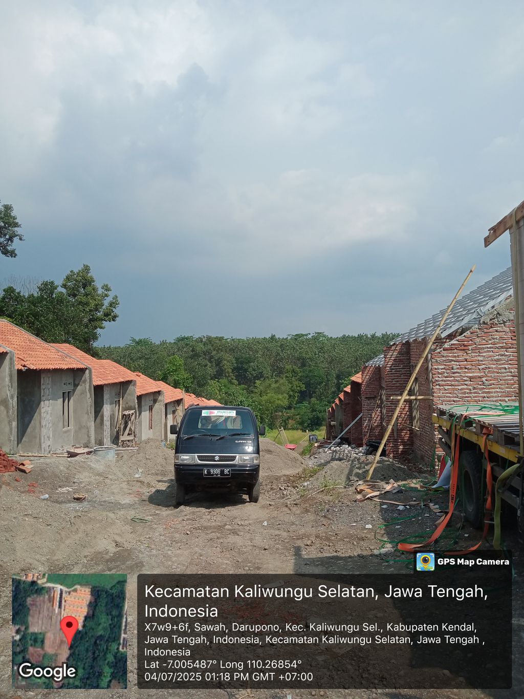 foto posisi tengah perumahan GRAHA SABRINA 6 TAHAP 2