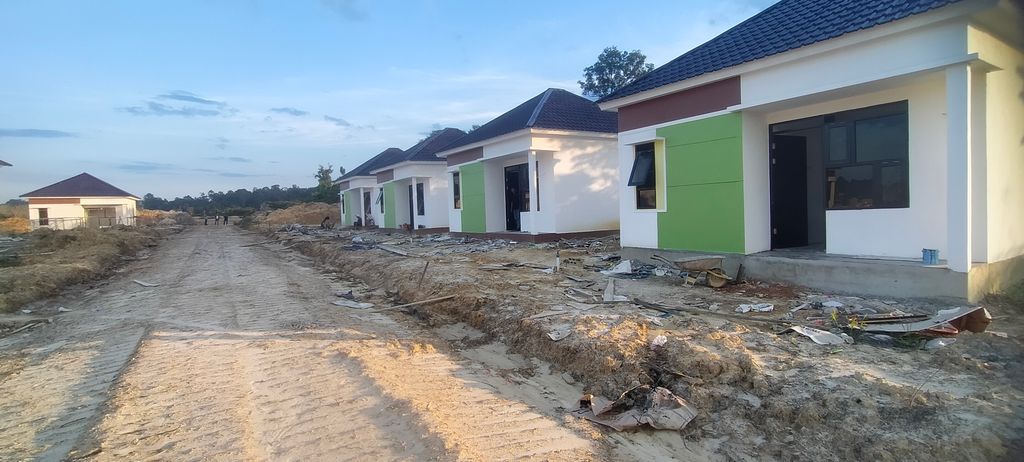 foto posisi tengah perumahan PERUMAHAN PERMATA HIJAU RESIDENCE