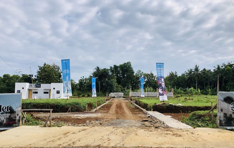 foto gerbang perumahan Puri Cahaya Cikelet