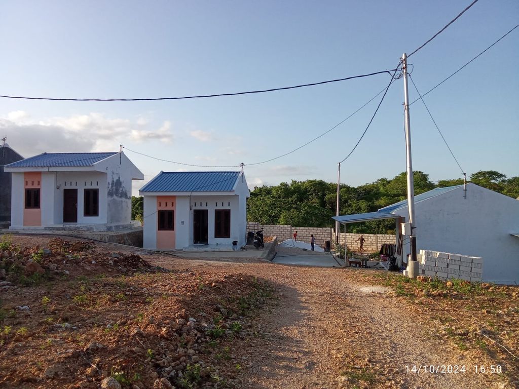 foto gerbang perumahan Perumahan Kampung Biru