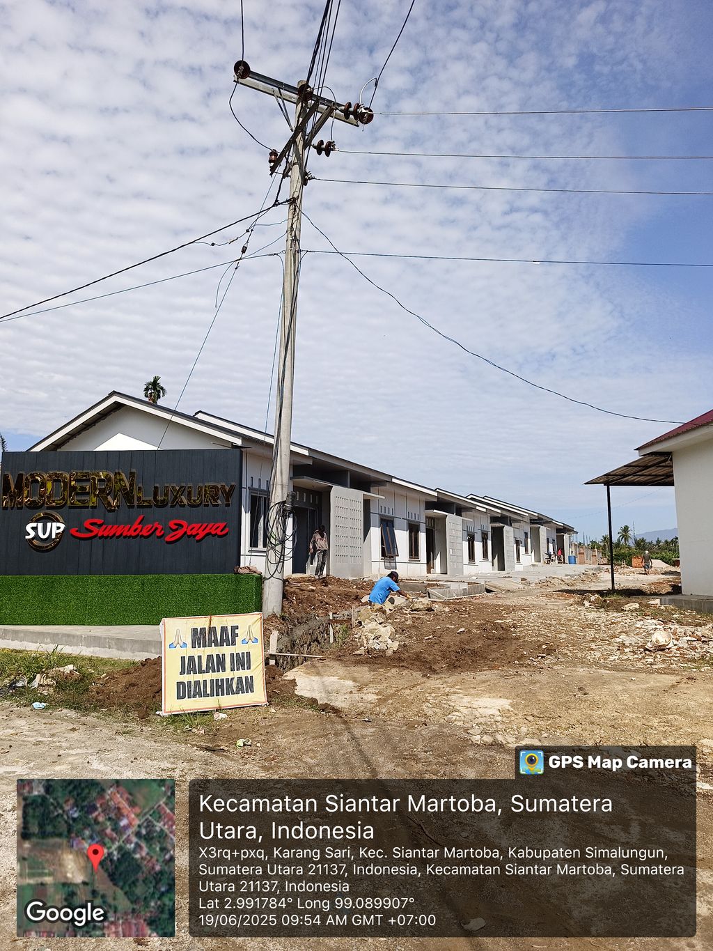 foto gerbang perumahan MODERN LUXURY SUMBERJAYA