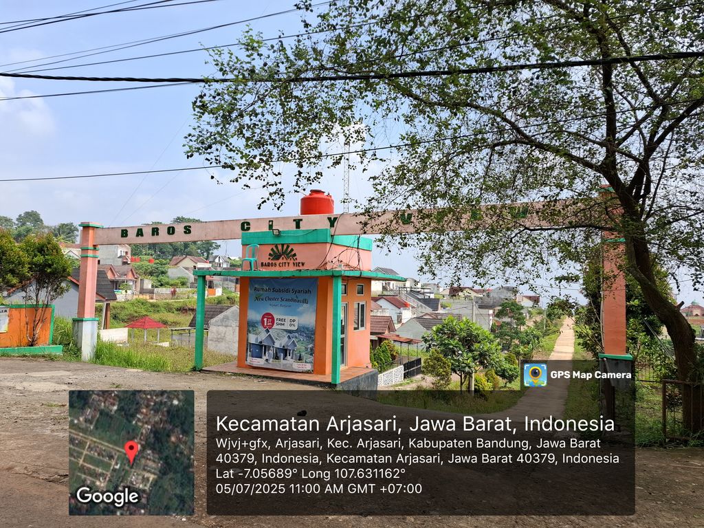 foto gerbang perumahan Baros City View