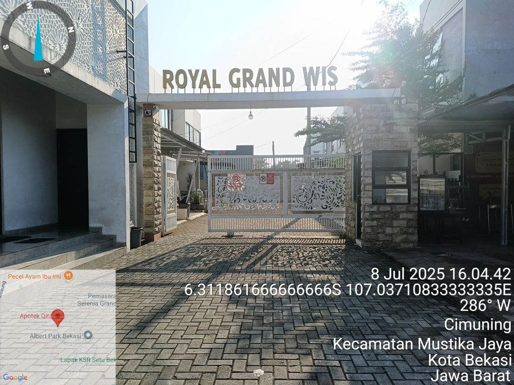 foto gerbang perumahan ROYAL GRANDWIS