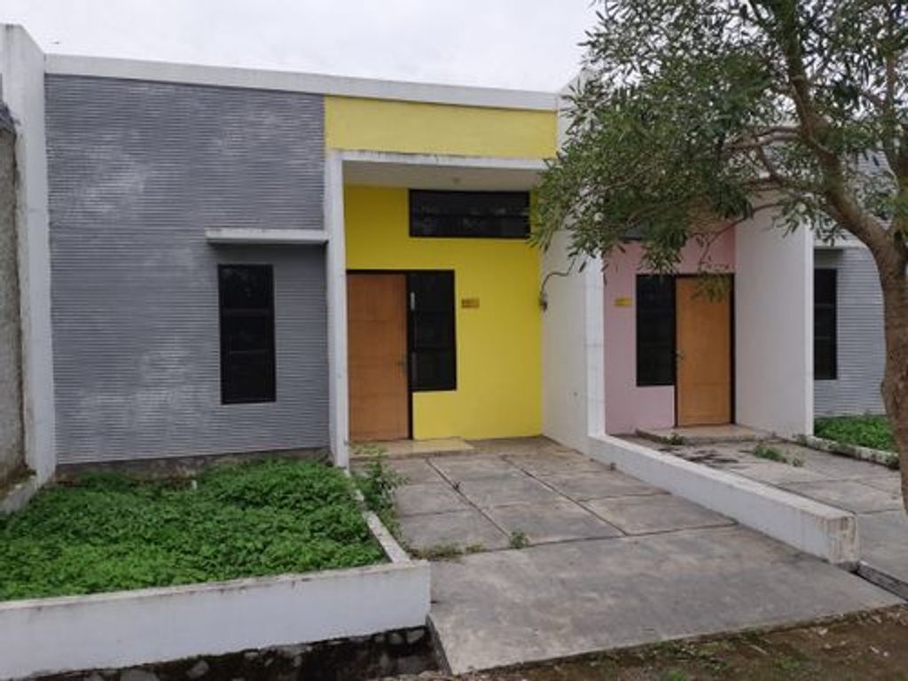 foto tampak rumah tipe ANGGREK perumahan Klari Indah Permata