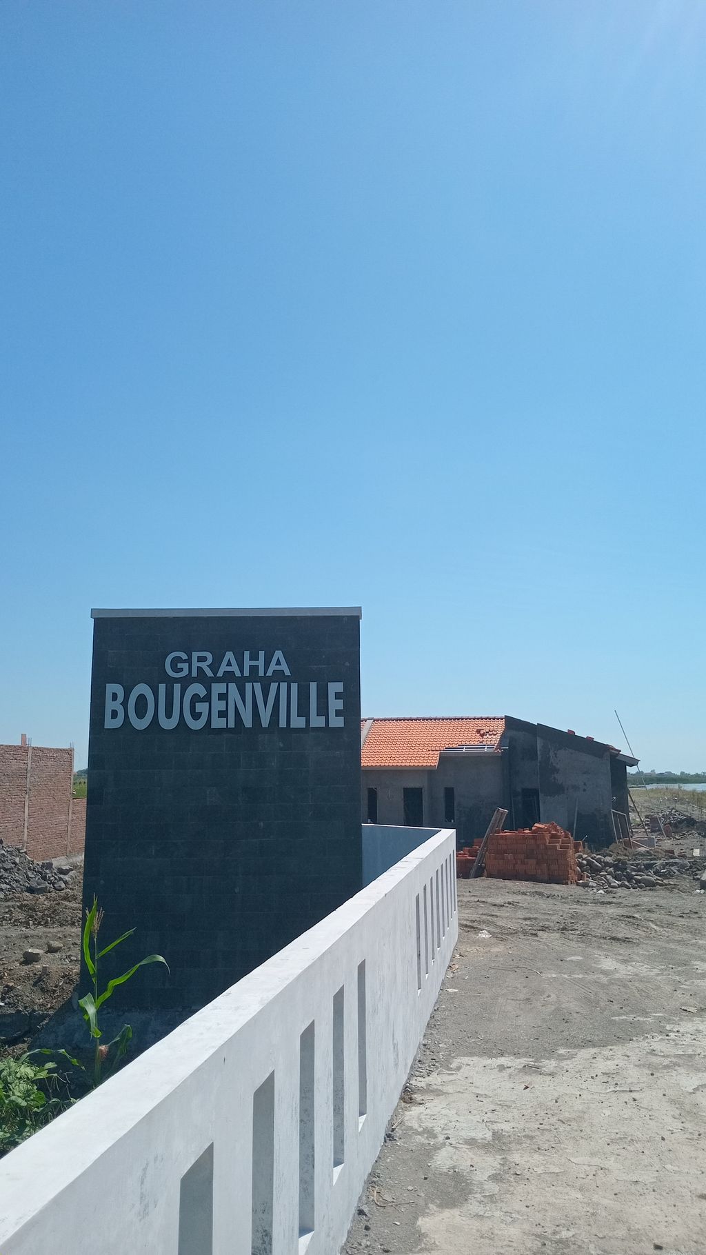 foto gerbang perumahan Graha Bougenville