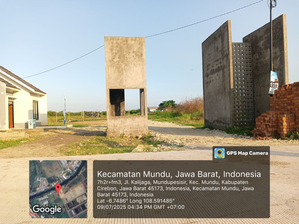 foto gerbang perumahan Mundu Riverside Regency