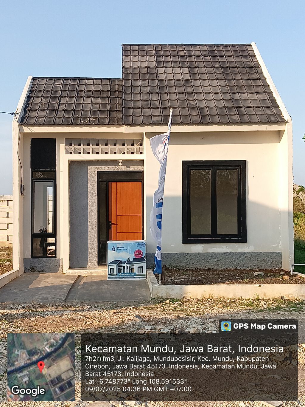 foto contoh rumah perumahan Mundu Riverside Regency