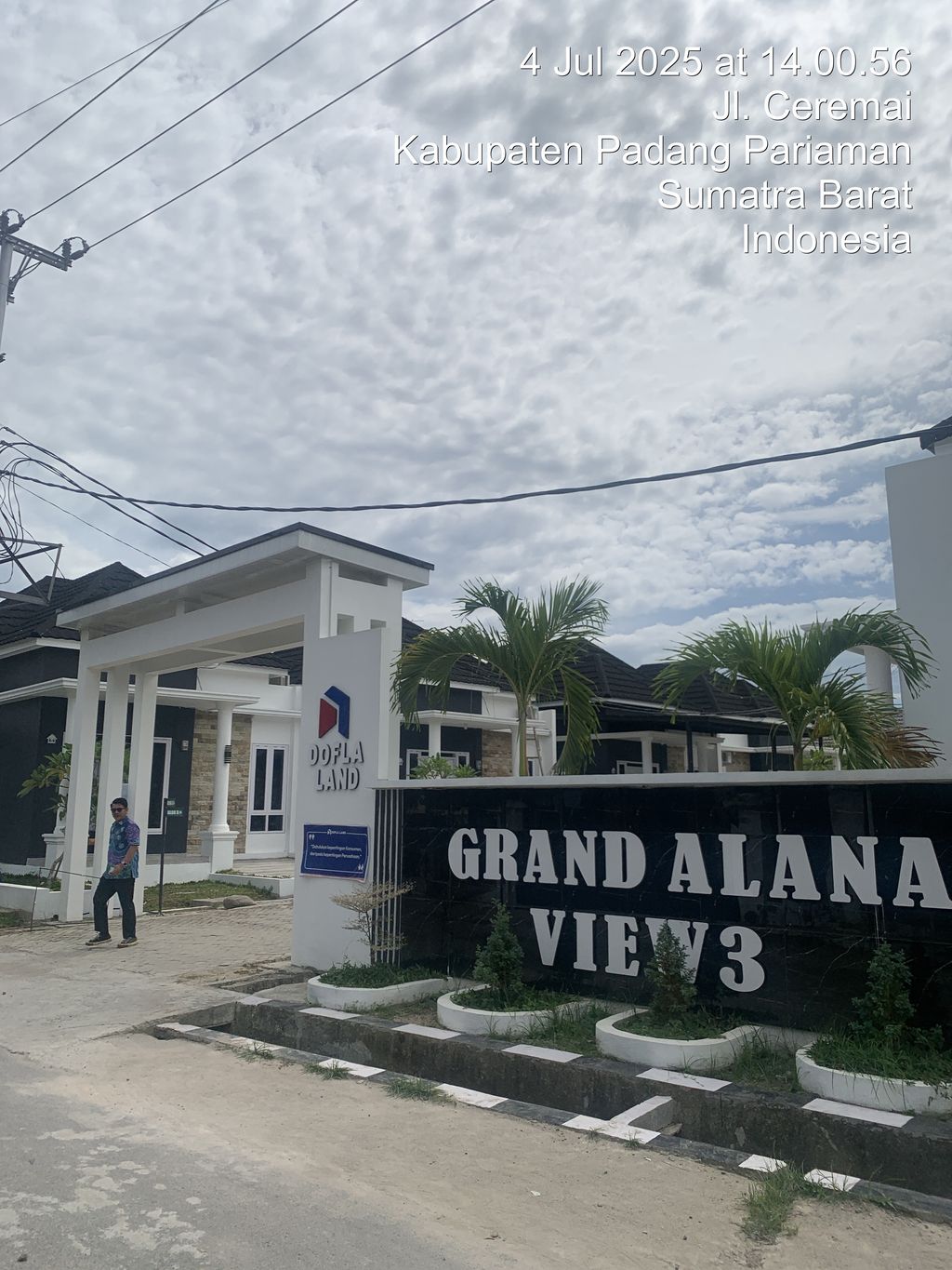 foto gerbang perumahan Grand Alana View 3