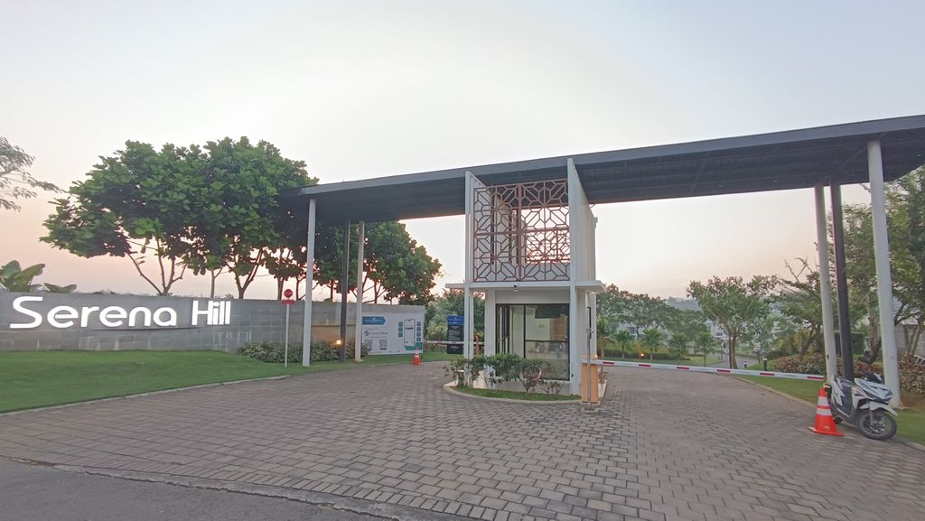 foto gerbang perumahan CLUSTER SERENA HILL