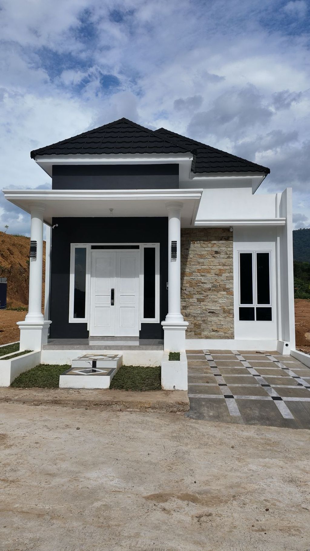 foto tampak rumah tipe 54 perumahan Grand Alana View 3