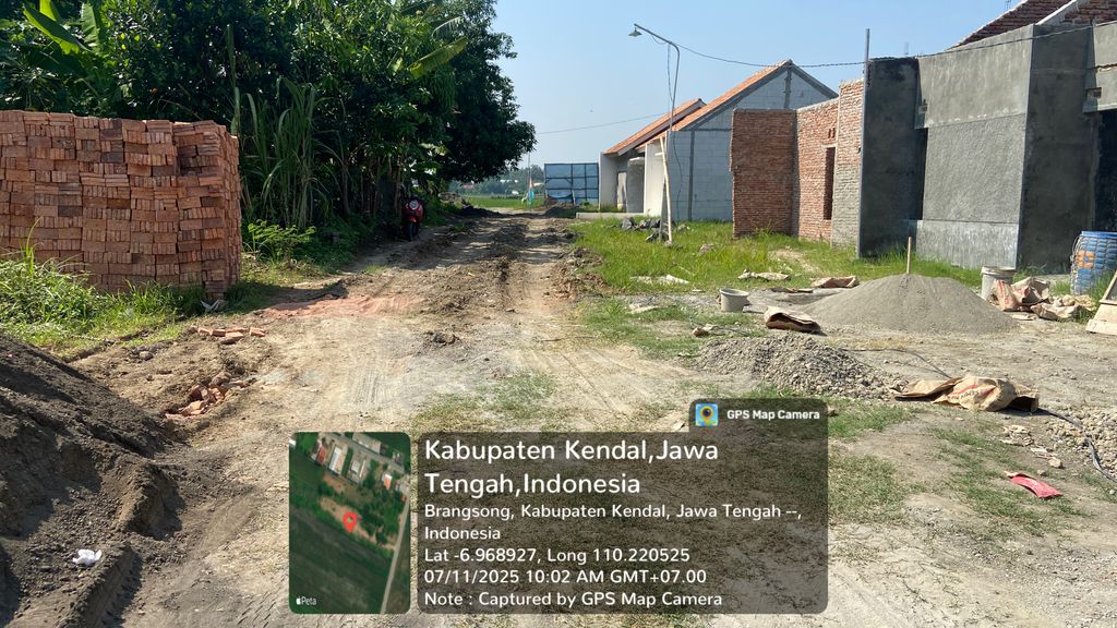 foto posisi tengah perumahan CLUSTER BERLIAN REGENCY