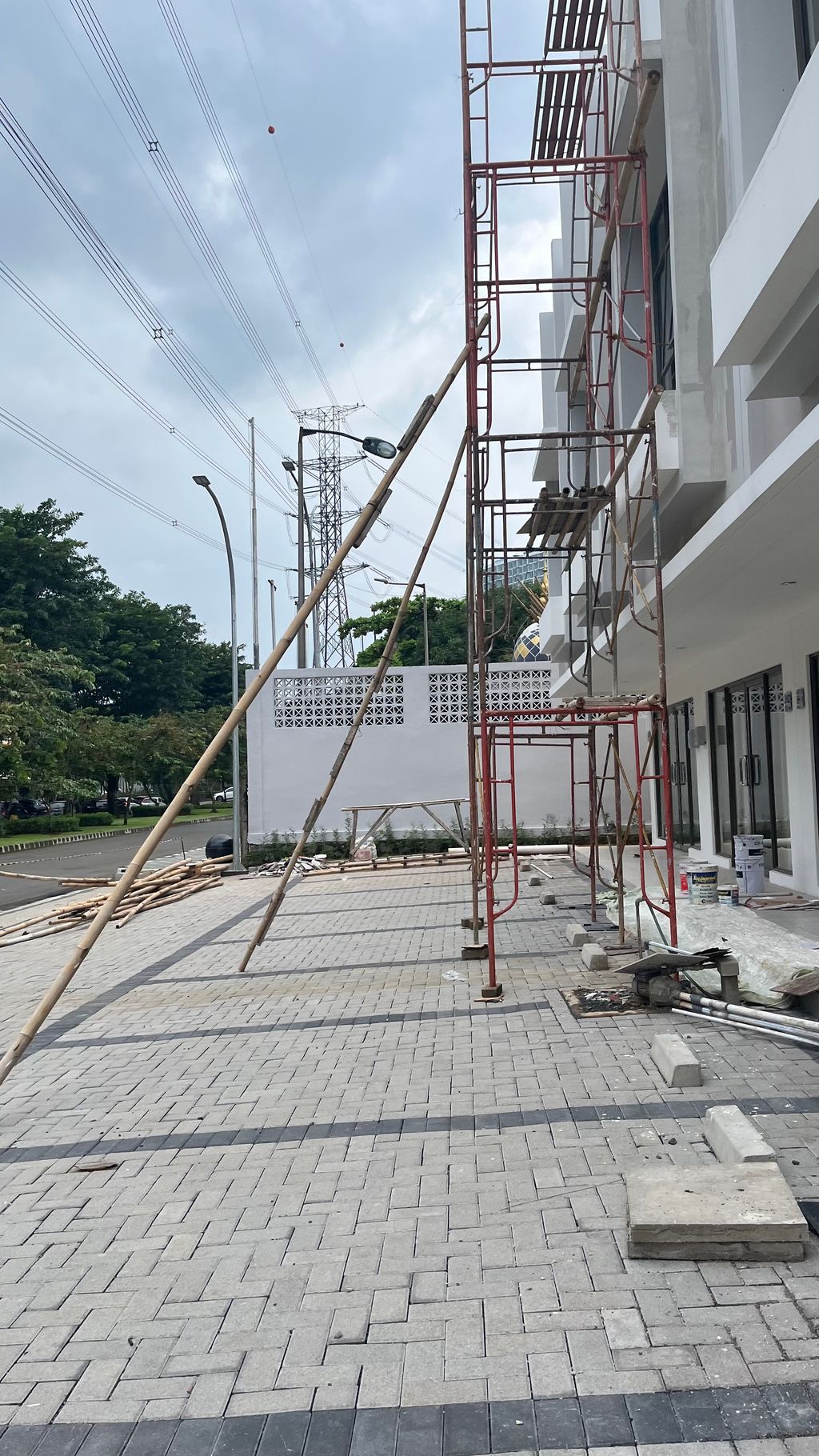 foto posisi tengah perumahan RUKO SANTA MONICA