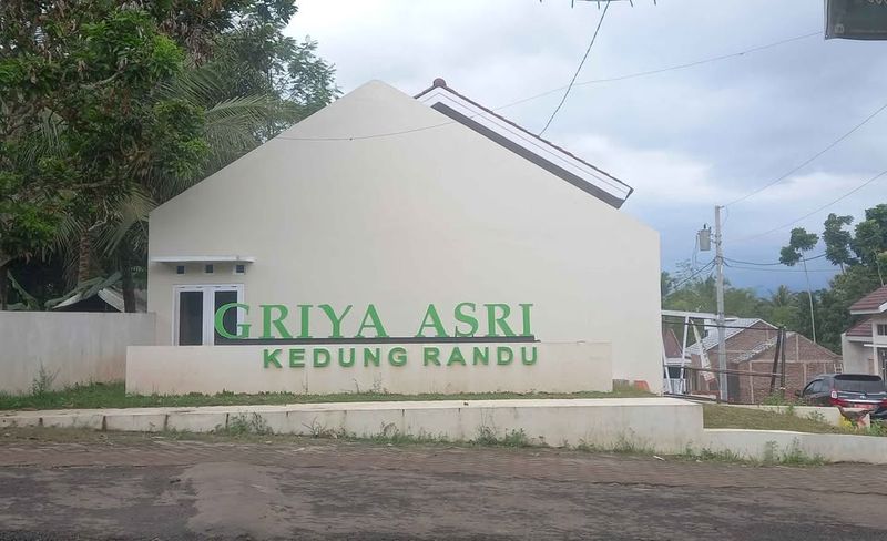 foto gerbang perumahan GRIYA ASRI KEDUNGRANDU
