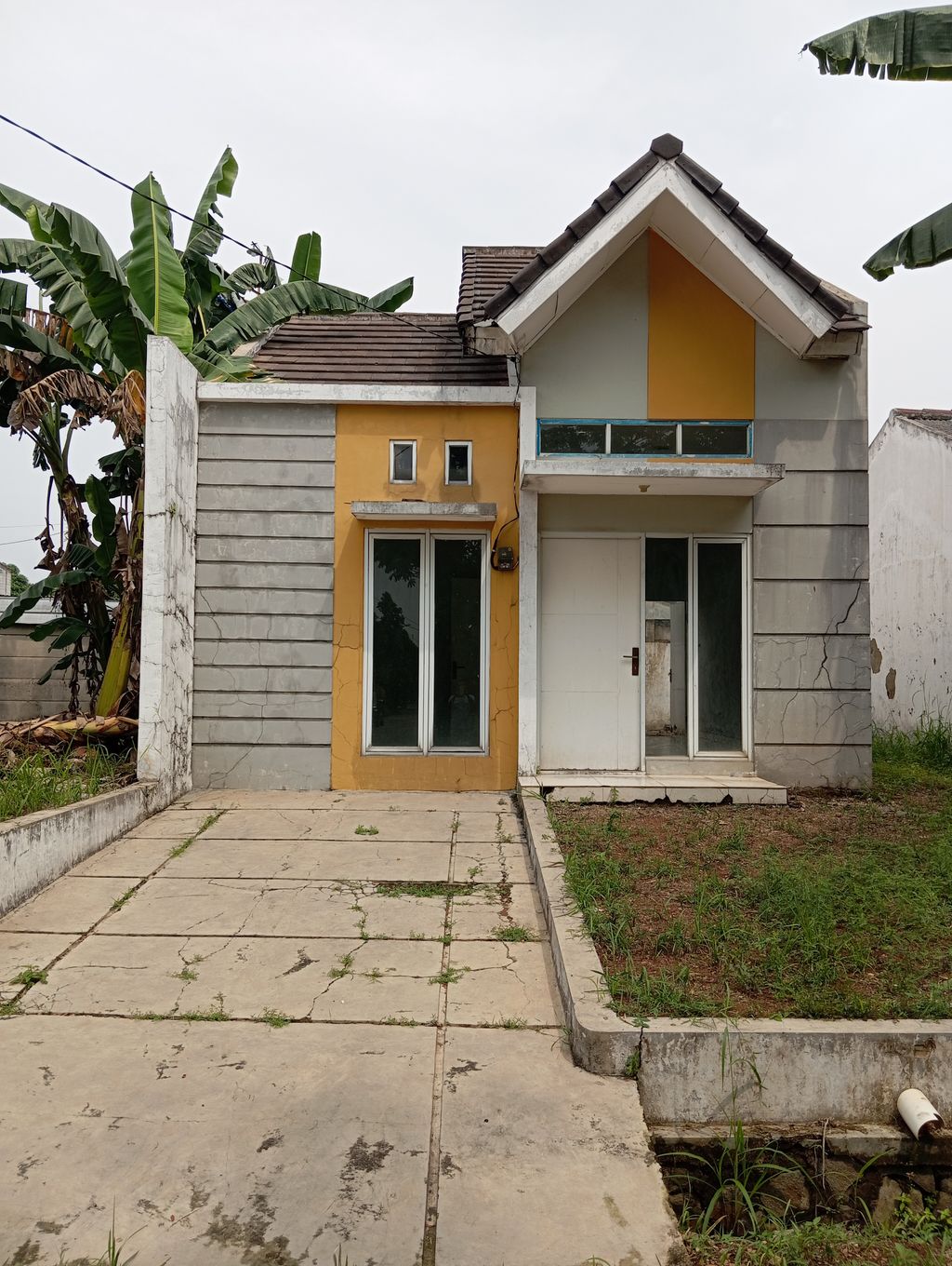 foto tampak rumah tipe Canelli perumahan Grand Mutiara Gading