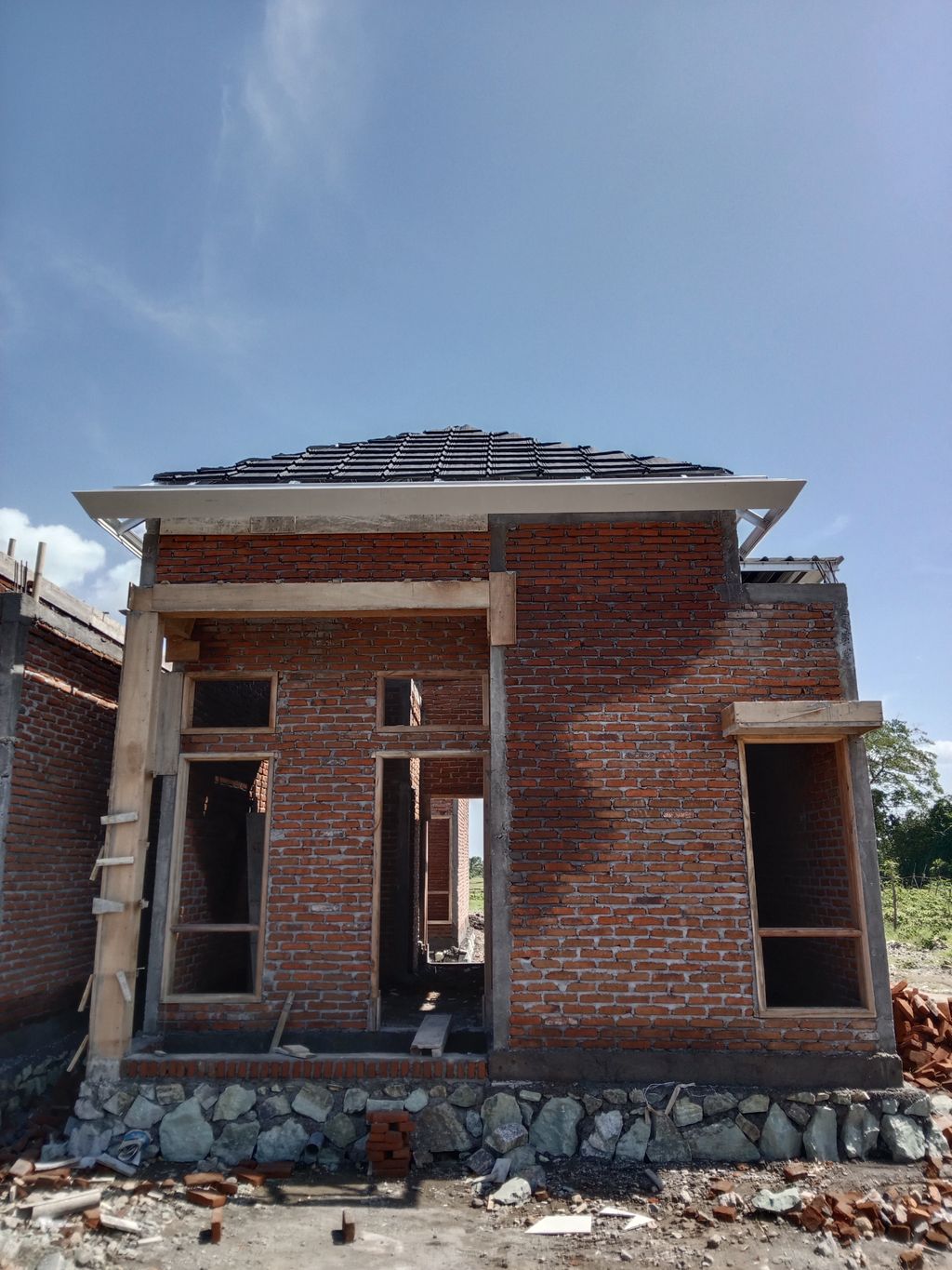 foto contoh rumah perumahan CATELYA GARDEN