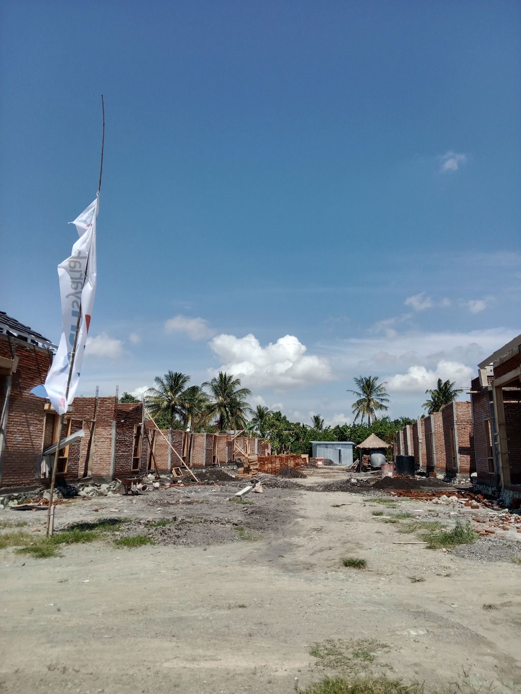 foto posisi tengah perumahan CATELYA GARDEN