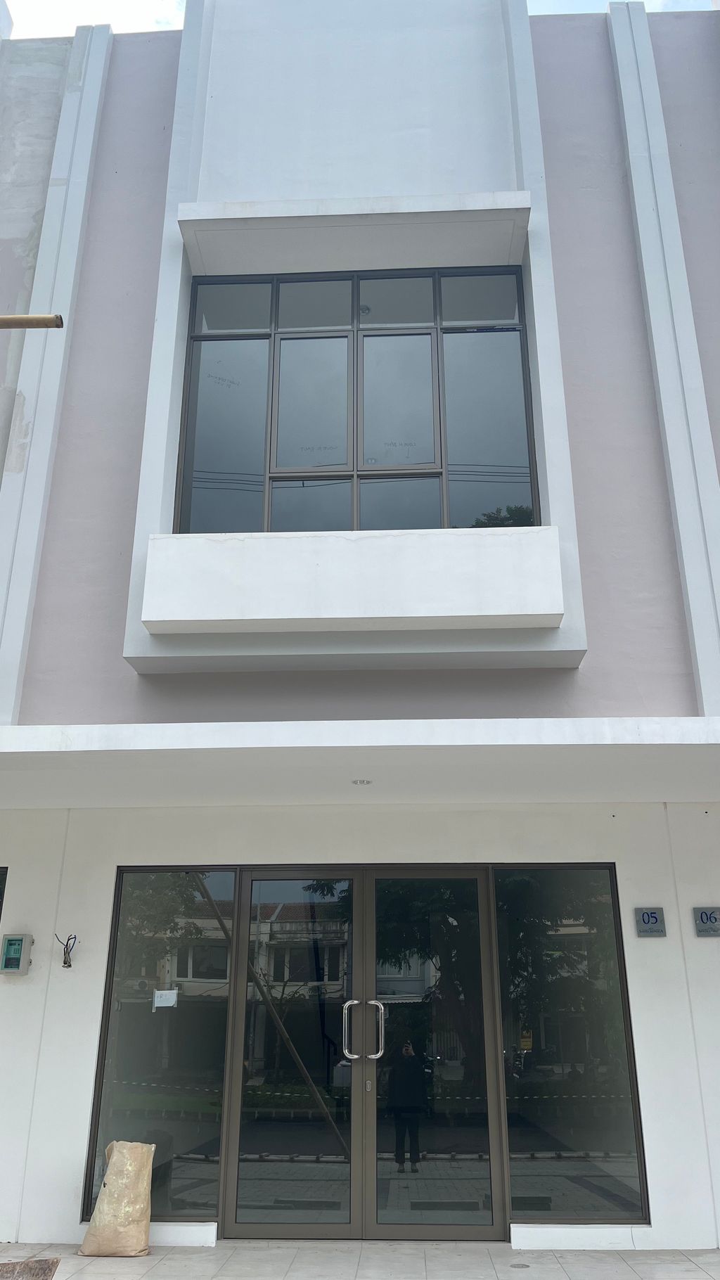 foto tampak rumah tipe RAYA PELEPAH INDAH/05 perumahan RUKO SANTA MONICA