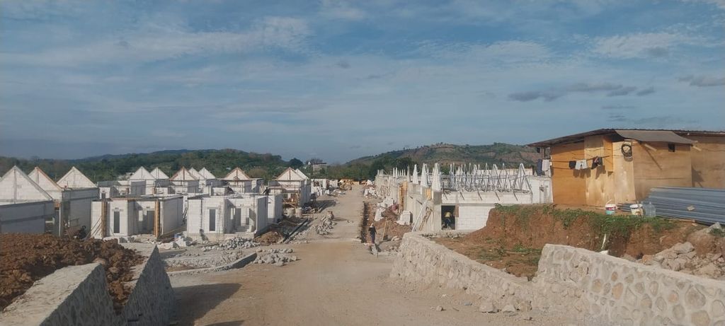foto gerbang perumahan GRAND HARMONI