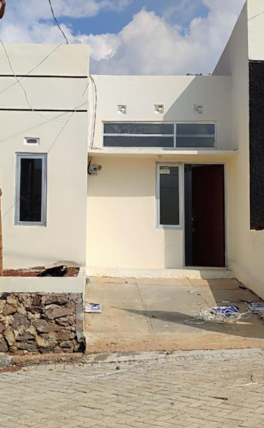 foto tampak rumah tipe 30/60 perumahan MARISON CIPAKU