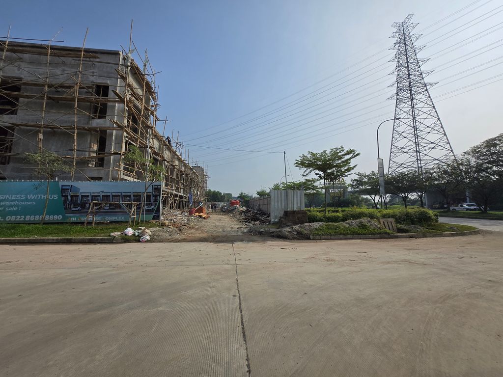 foto gerbang perumahan Ruko dan Bizpark Artha Industrial Hill