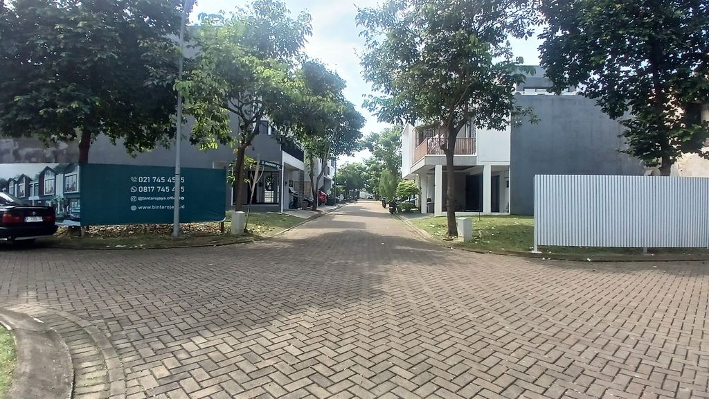 foto posisi tengah perumahan KEBAYORAN PIAZZA HARMONY 3
