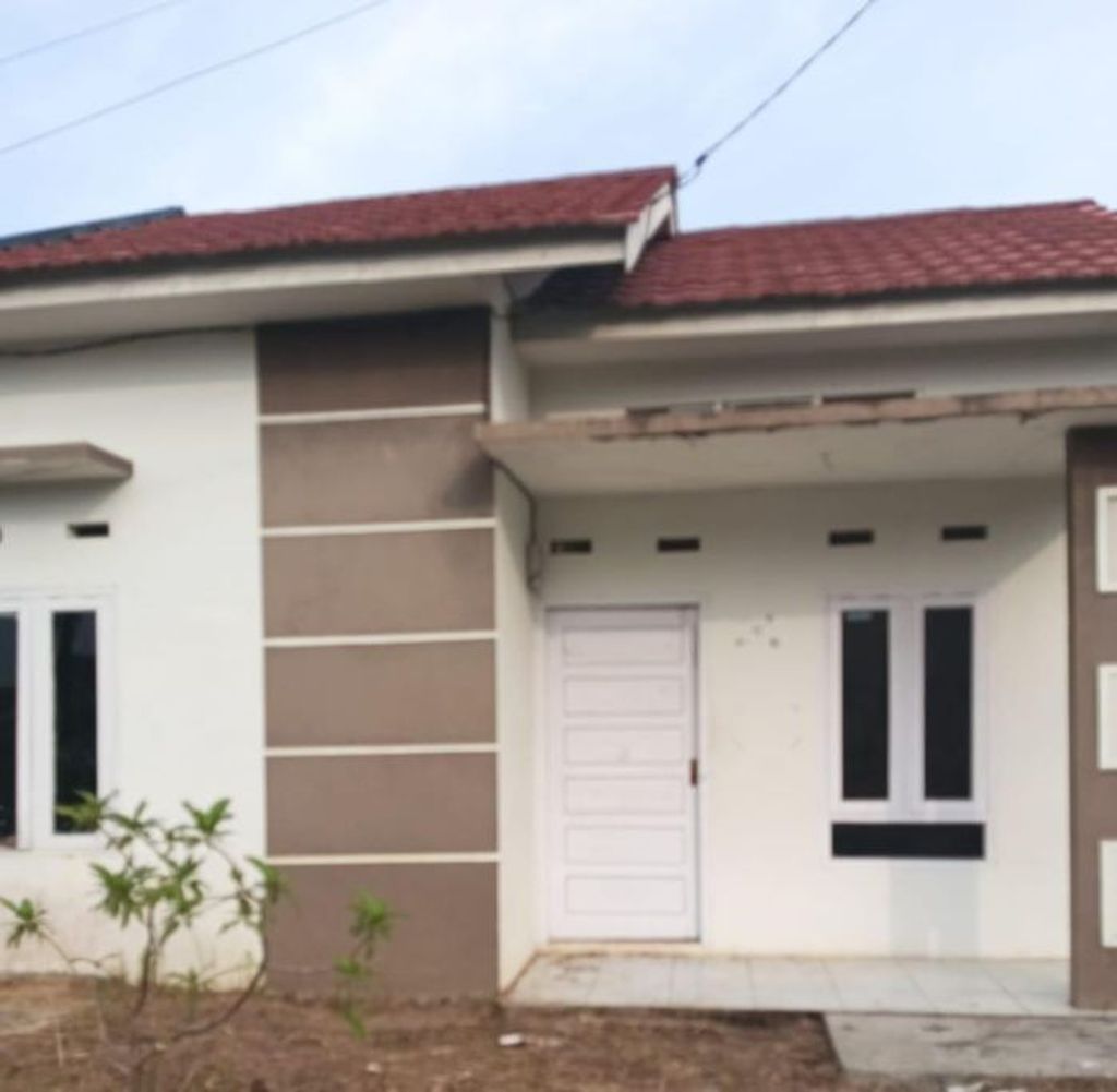 foto tampak rumah tipe Tiga Puluh Enam 166 perumahan BUMI MAYANG MANGURAI