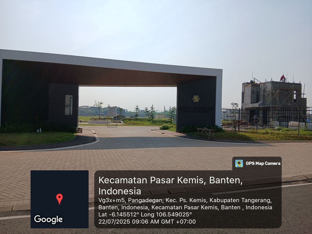 foto gerbang perumahan ROYAL BLOSSOM