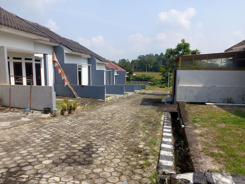 foto posisi tengah perumahan BRANTI RESIDENCE
