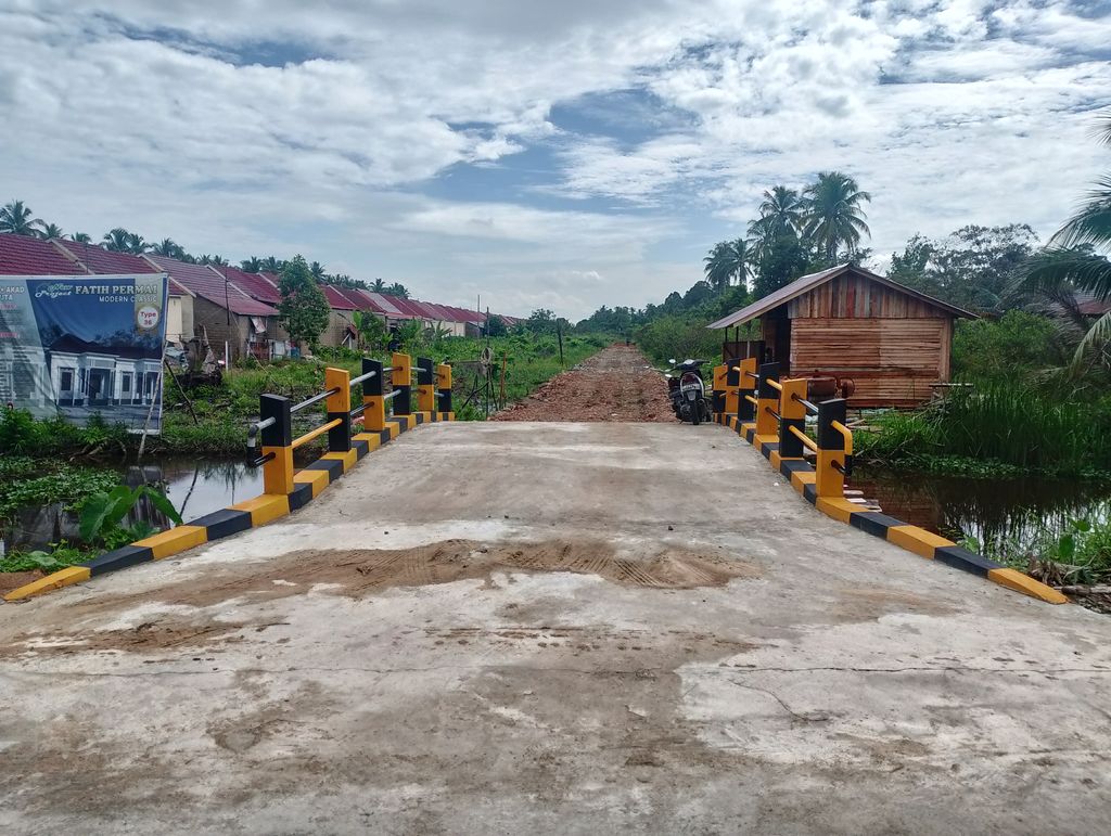 foto gerbang perumahan FATIH PERMAI