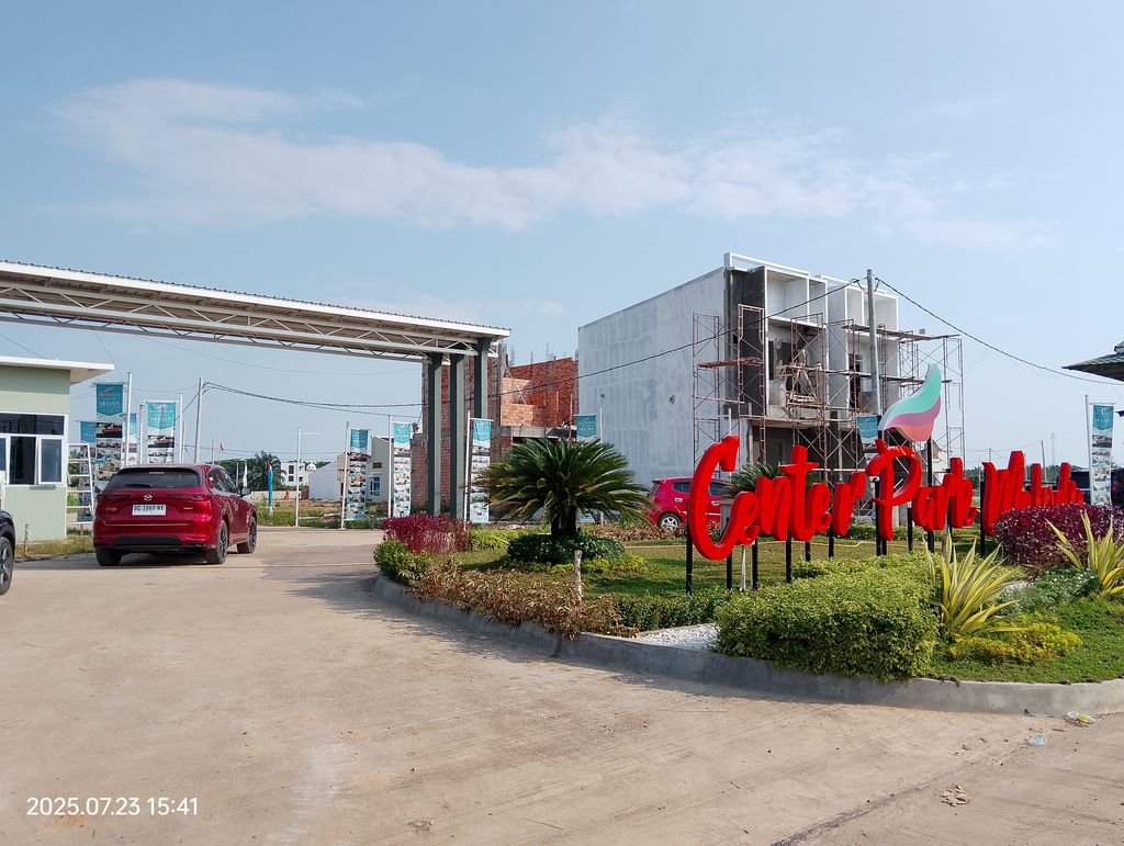 foto gerbang perumahan CENTER PARK MELODY