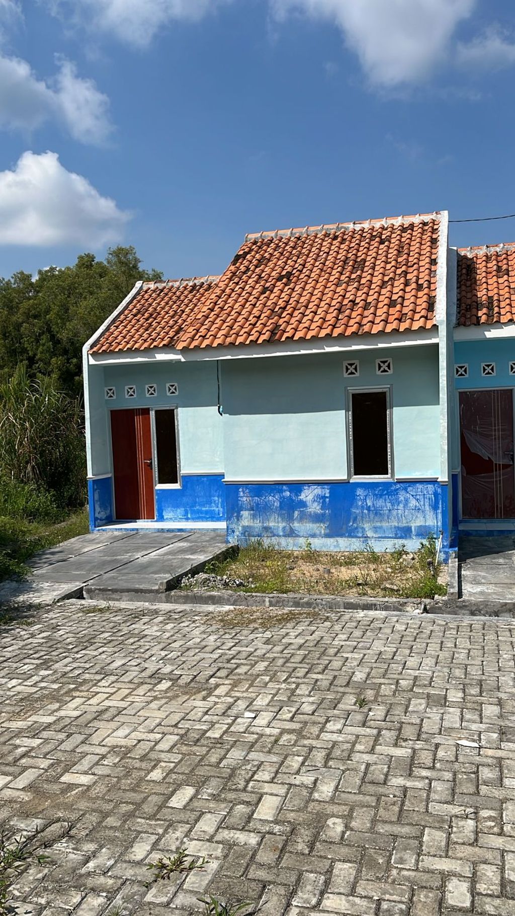 foto tampak rumah tipe blok e no 81 perumahan GRAND MAHKOTA SULTAN 4